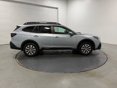Used 2020 Subaru Outback Premium image 31