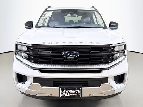 Used 2025 Ford Expedition Platinum AWD/4WD image 2