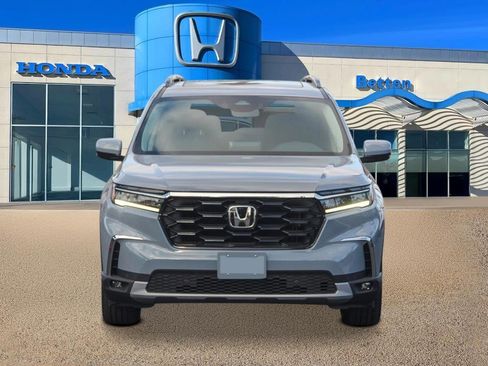 New 2025 Honda Pilot Touring image 6