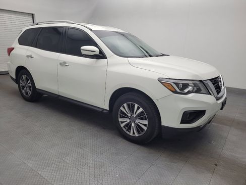 Used 2019 Nissan Pathfinder SV image 11