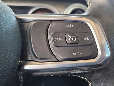 Used 2020 Jeep Gladiator Overland image 16