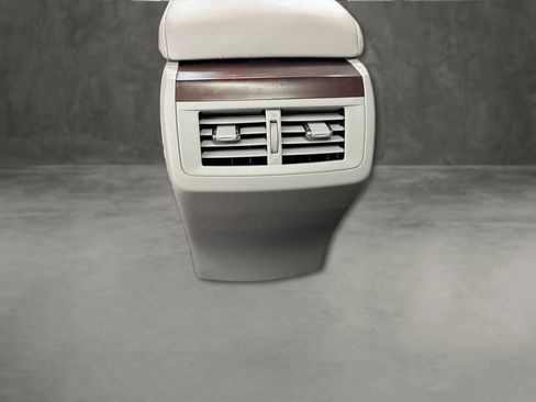 Used 2012 Toyota Venza XLE w/ XLE Premium Pkg image 33