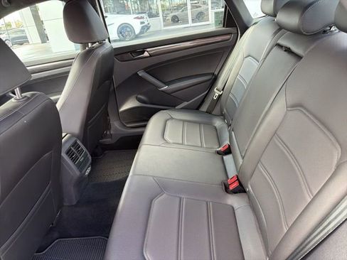 Used 2021 Volkswagen Passat 2.0T R-Line image 8