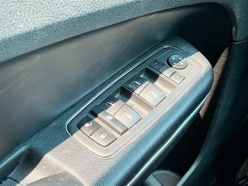 Used 2022 Chrysler 300 S w/ Comfort Group RWD image 18