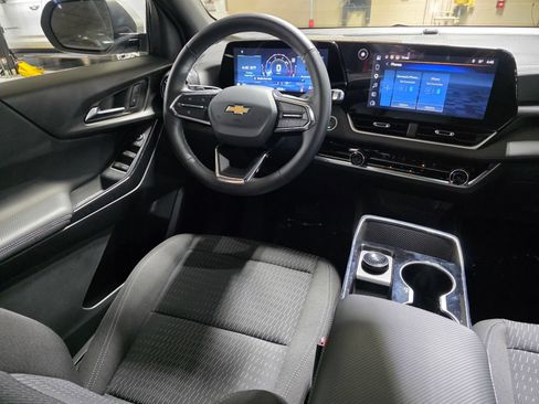 Used 2026 Chevrolet Equinox LT w/ Safety and Technology Package FWD image 19