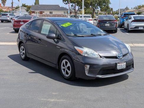 Used 2014 Toyota Prius Four w/ Solar Roof Package FWD image 3
