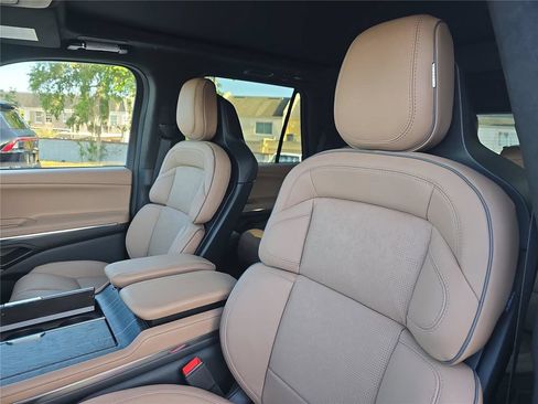 New 2026 Lincoln Navigator Black Label AWD/4WD image 22