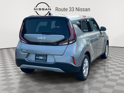 Used 2025 Kia Soul LX w/ LX Technology Package FWD image 4