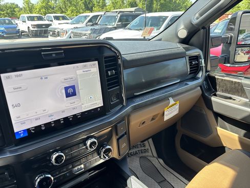 New 2025 Ford F250 Lariat w/ Lariat Ultimate Package image 22