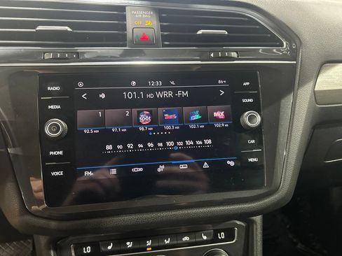 Used 2021 Volkswagen Tiguan SE FWD image 20