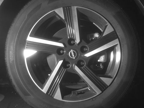 Used 2025 Nissan Sentra SV FWD image 10