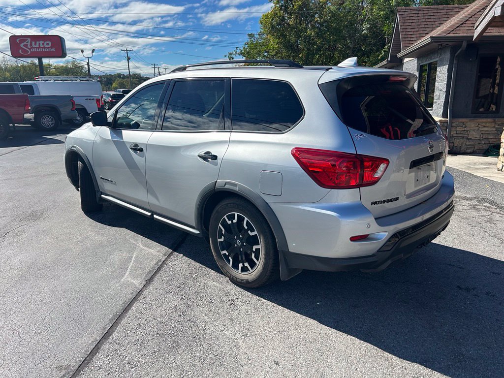 Used 2020 Nissan Pathfinder SL FWD image 4