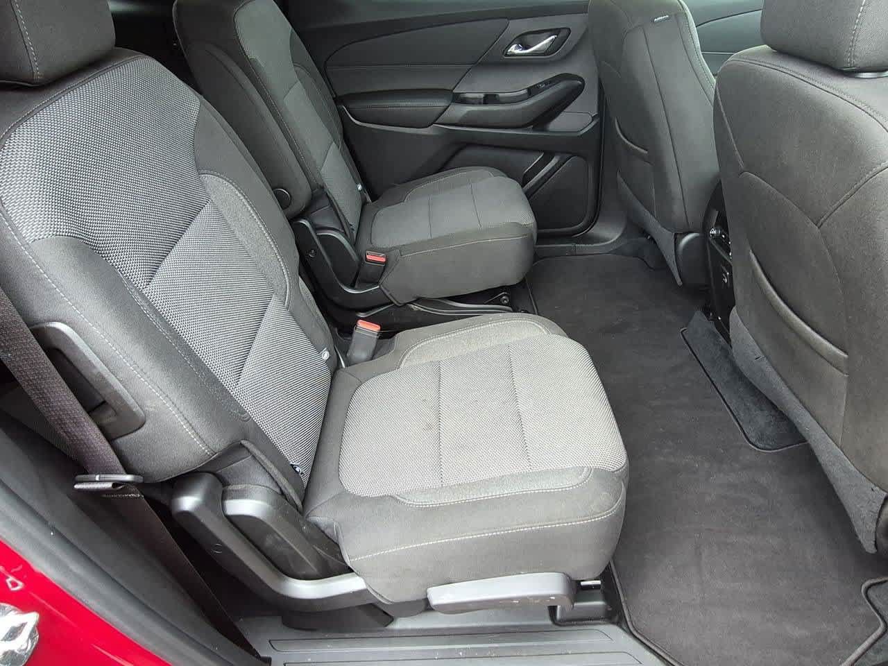 Used 2023 Chevrolet Traverse LT FWD image 20