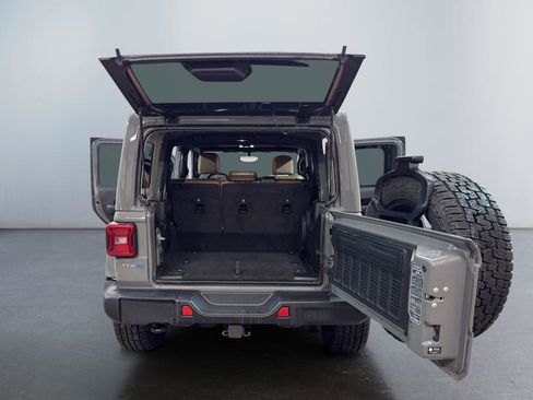 Used 2021 Jeep Wrangler Unlimited Sahara w/ Dual Top Group image 12