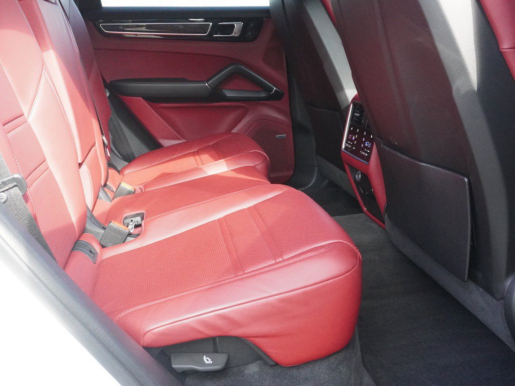 Used 2022 Porsche Cayenne GTS w/ Premium Package Plus AWD/4WD image 38