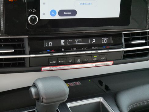 Certified 2026 Toyota Sienna LE FWD image 23