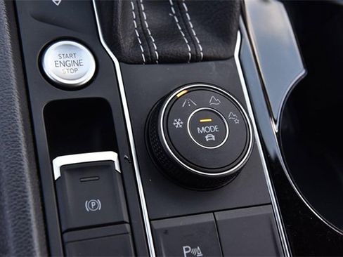 Used 2022 Volkswagen Atlas Cross Sport SE w/ Black Wheel Package image 16