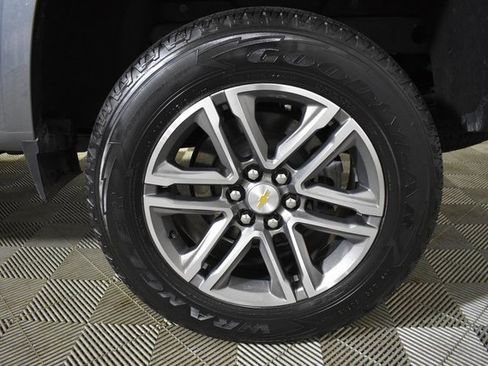 Used 2022 Chevrolet Colorado LT w/ LT Convenience Package image 42