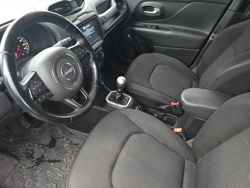 Used 2018 Jeep Renegade Altitude image 7