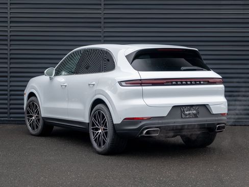 New 2026 Porsche Cayenne image 3