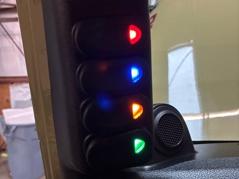 Used 2013 Jeep Wrangler Unlimited Rubicon image 26