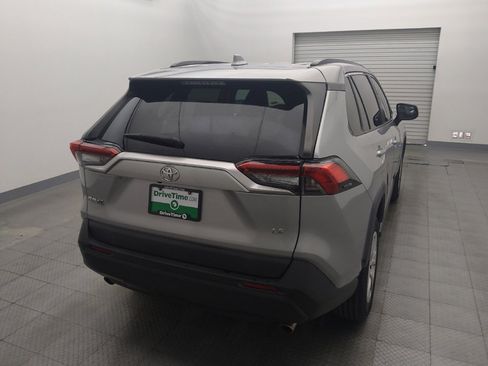 Used 2019 Toyota RAV4 LE image 7