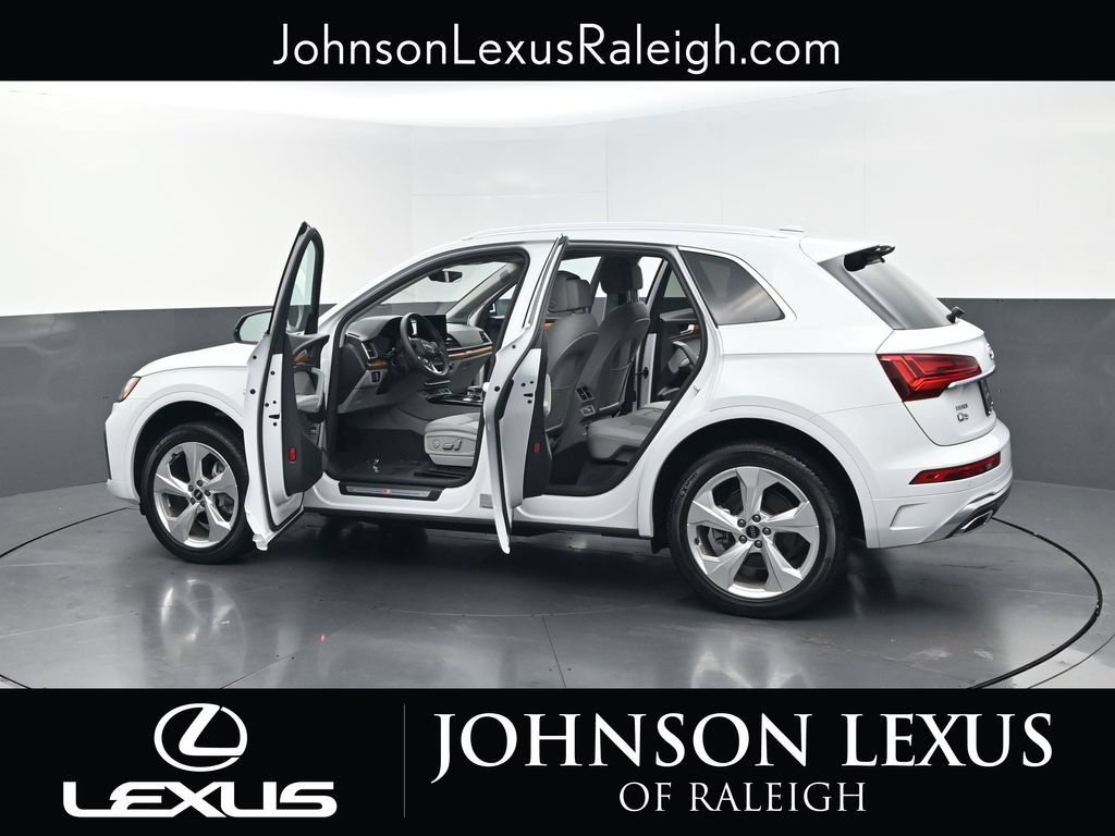 Used 2023 Audi Q5 2.0T Premium Plus w/ Premium Plus Package AWD/4WD image 37