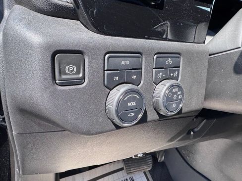 Used 2022 Chevrolet Silverado 1500 RST w/ Convenience Package II AWD/4WD image 16