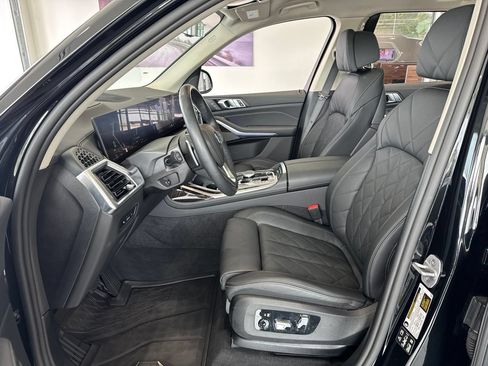 Used 2025 BMW X7 xDrive40i w/ Premium Package AWD/4WD image 16