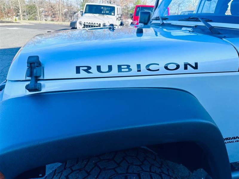 Used 2012 Jeep Wrangler Unlimited Rubicon w/ Max Tow Pkg AWD/4WD image 35