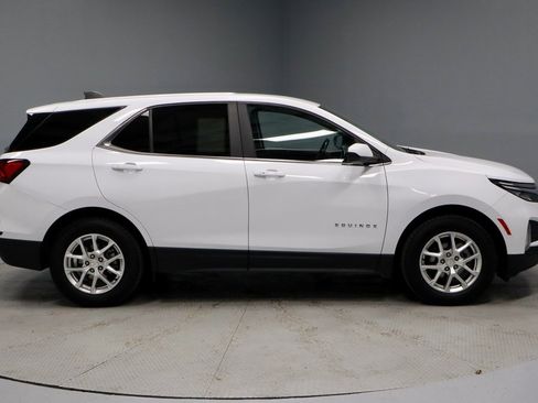 Used 2022 Chevrolet Equinox LT w/ Driver Convenience Package image 6
