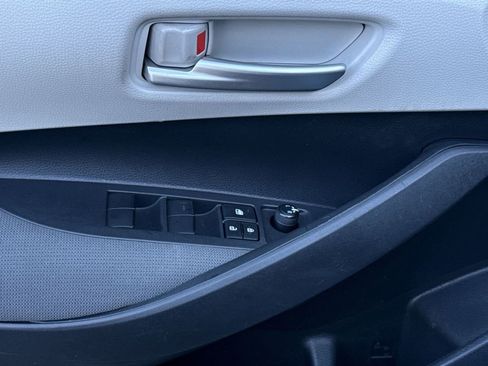 Used 2021 Toyota Corolla LE image 11