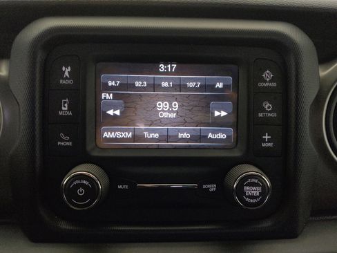 Used 2018 Jeep Wrangler Unlimited Sport image 23