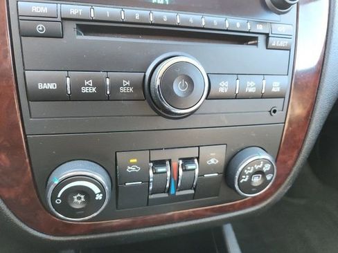 Used 2009 Chevrolet Impala LT image 14