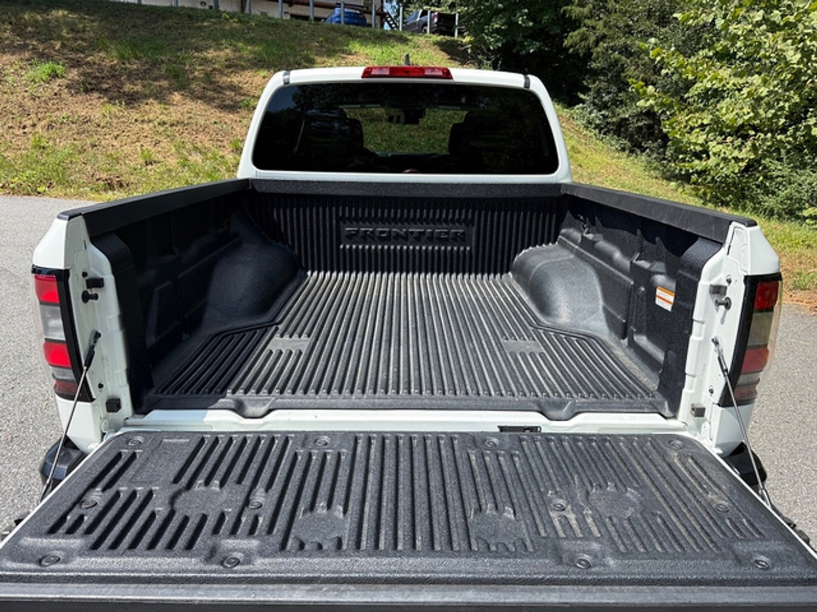 Used 2022 Nissan Frontier S w/ Technology Package AWD/4WD image 8