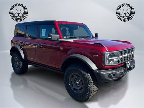 New 2025 Ford Bronco Badlands image 3