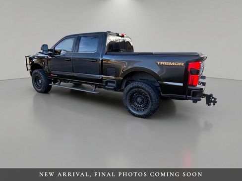 Used 2023 Ford F250 Platinum w/ Tremor Off-Road Package AWD/4WD image 2