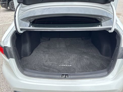 Used 2022 Toyota Corolla SE w/ Carpet Mat Package (TMS) FWD image 3