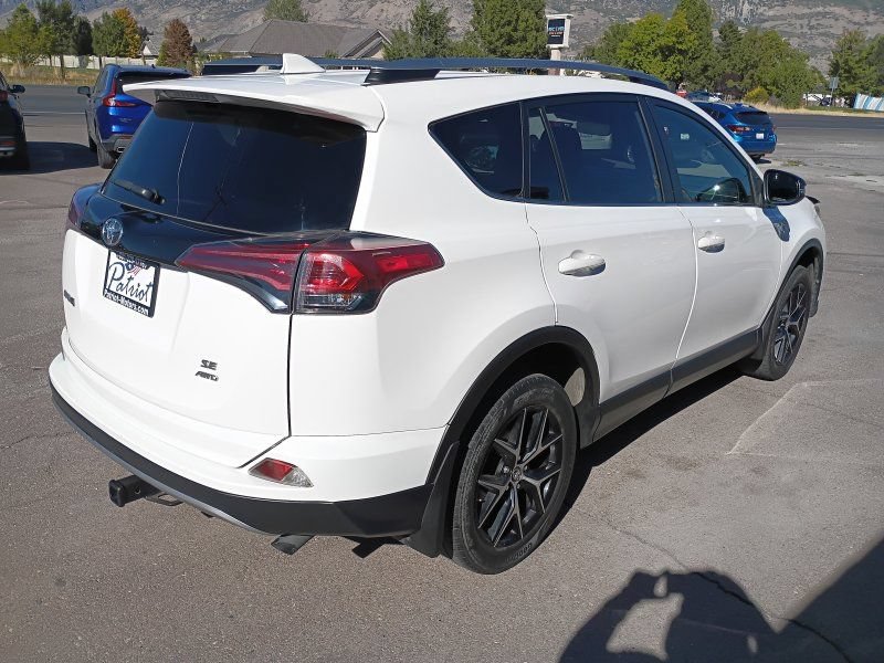 Used 2018 Toyota RAV4 SE w/ Power Extra Value Package AWD/4WD image 5