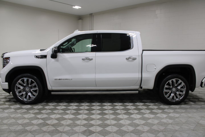 Used 2024 GMC Sierra 1500 Denali w/ Denali Reserve Package AWD/4WD image 9