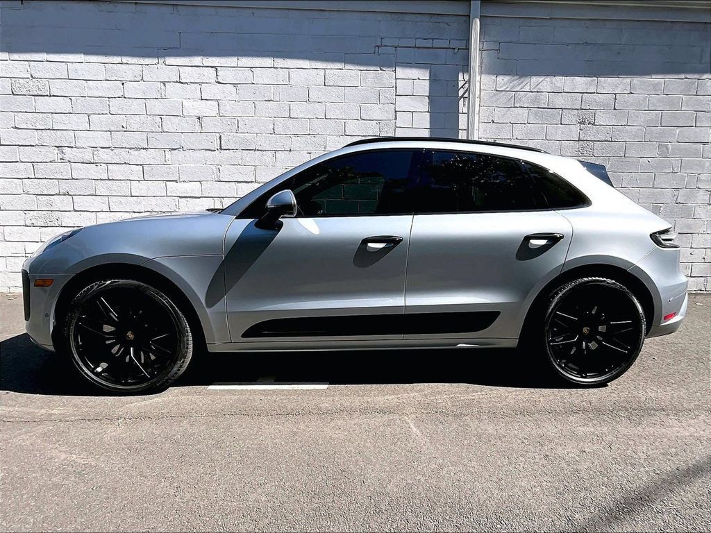 Certified 2023 Porsche Macan GTS AWD/4WD image 2