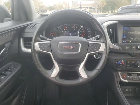 Used 2023 GMC Terrain SLE w/ Driver Convenience Package image 11