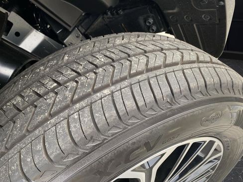 New 2025 Nissan Armada SL w/ Captain's Chari Seat Package image 39