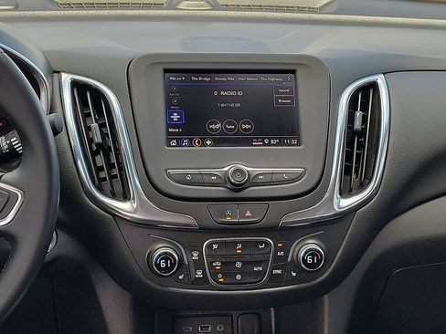 Used 2023 Chevrolet Equinox LT FWD image 10