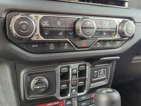 Used 2025 Jeep Wrangler Unlimited Rubicon image 13