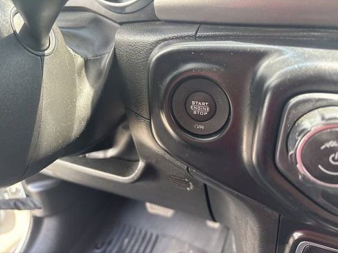 Used 2022 Jeep Gladiator Sport AWD/4WD image 18