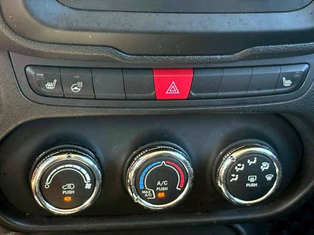 Used 2017 Jeep Renegade Latitude w/ Cold Weather Group AWD/4WD image 26