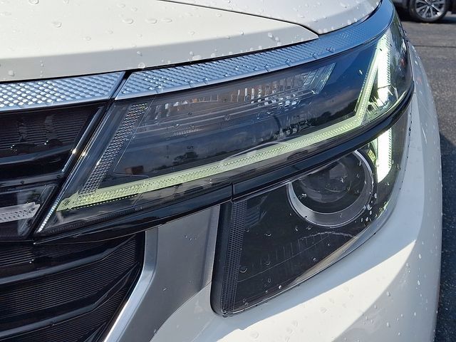 Used 2024 Kia Seltos EX AWD/4WD image 9