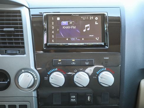 Used 2013 Toyota Tundra 2WD CrewMax w/ Tow Pkg image 14
