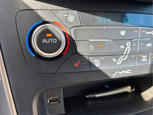 Used 2017 Ford Focus Titanium image 29